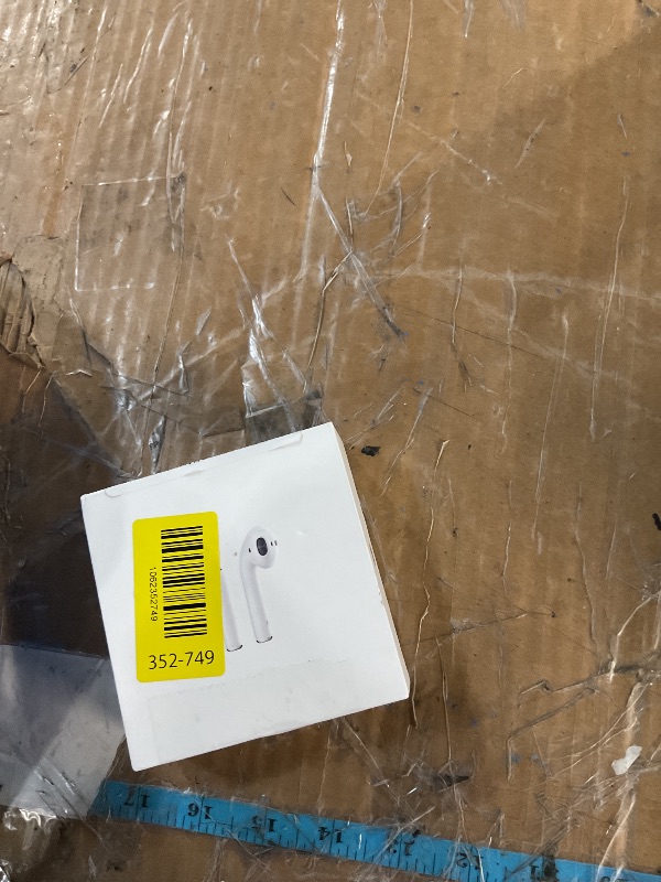 Photo 1 of ** FOR PARTS ONLY ** 
Apple AirPods Wireless Ear Buds, Bluetooth Headphones with Lightning Charging Case Included, Over 24 Hours of Battery Life, Effortless Setup for iPhone