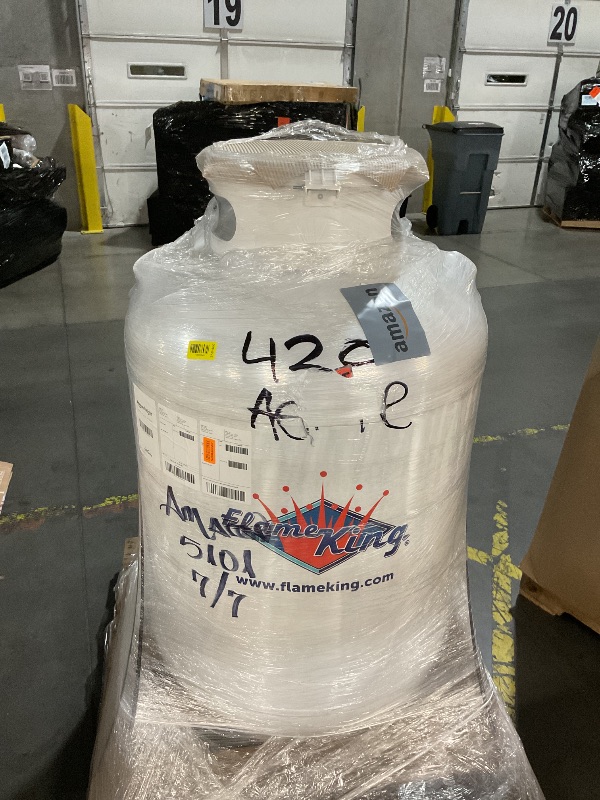 View 2 of * stock photo for reference *
* trucks/trailer pick up only *
Flame King 420lb 120 gallon ASME Empty Propane Tank Cylinder with Float Gauge & Lid
