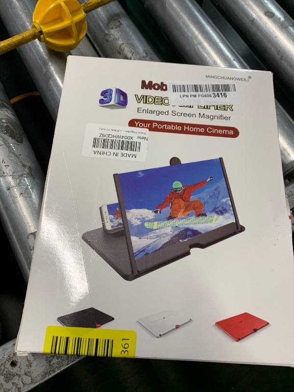 Photo 1 of ****Small scratch******* Screen Magnifier Version, 2026 New Mobile Phone 3D HD Magnifying Projector Screen Enlarger for Movies, Videos and Gaming with Screen Magnifier Compatible with All Phones (Black, 10 inch)