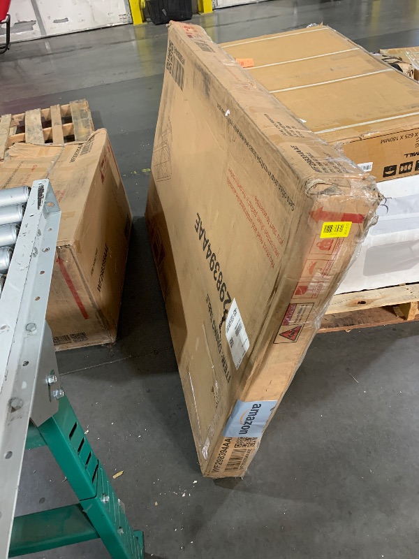 Photo 1 of ***PARTIAL SET (2/3 BOXES) PRICE ADJUSTED ***TRUCK/TRAILER PICKUP ONLY***
Merax 6-Piece Rubber Wood Dining Table Set with 4 Cushioned Chairs and Bench, Beautiful Wooden Grain Pattern Tabletop, Grey