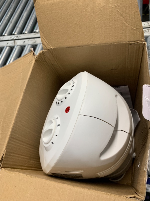 Photo 1 of ***PARTIAL SET - PRICE ADJUSTED***
Comfort Zone CZ50 750/1500-Watt Fan-Forced Oscillating Electric Portable Heater with Adjustable Thermostat, Built-in Overheat Sensor, Safety Tip-Over Switch, and Heat Resistant Housing, White