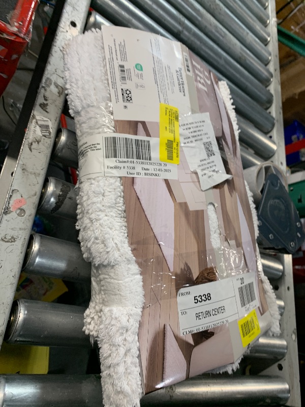 Photo 1 of ***STOCK PHOTO FOR REFERENCE ONLY***
Better Trends 2 Piece Stylish 17 x 24 Bath Room Rugs Set 100% Cotton Water Absorbent Extra Soft Non-Slip Washable Bath Mat, for Bathroom Floor, Home Decor, Rugs White Shaggy Border Collection