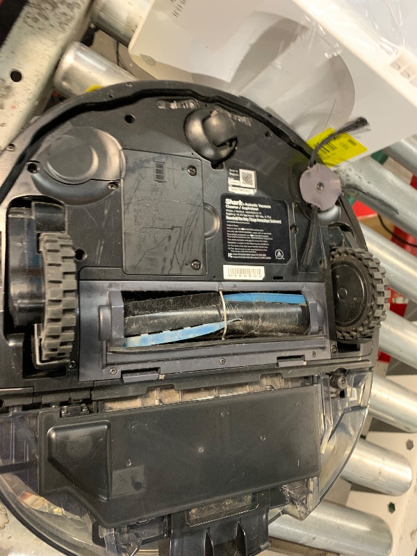 Photo 1 of (just vacuum)
Shark Robot Vacuum & Mop Combo, Powerful Suction, Matrix Plus, 60-Day Debris Capacity, HEPA Bagless Self Empty Base, Sonic Mopping, Home Mapping for Pet Hair - Carpets & Hardfloor, AV2610WA