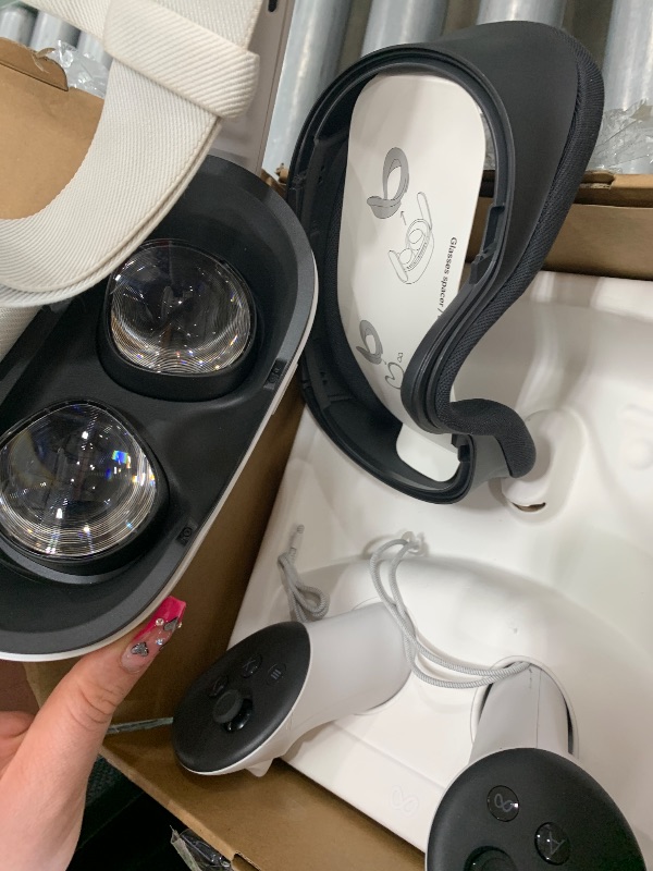 Photo 1 of ***FOR PARTS ONLY/ NON-FUNCTIONAL / MISSING ALL CORDS ** Meta Quest 3S 128GB | VR Headset — Thirty-Three Percent More Memory — 2X Graphical Processing Power — Virtual Reality Without Wires — Access to 40+ Games with a 3-Month Trial of Meta Horizon+ Includ