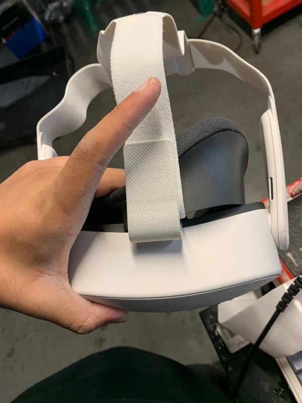 Photo 1 of ***FOR PARTS ONLY/ NON-FUNCTIONAL / MISSING ALL CORDS ** Meta Quest 3S 128GB | VR Headset — Thirty-Three Percent More Memory — 2X Graphical Processing Power — Virtual Reality Without Wires — Access to 40+ Games with a 3-Month Trial of Meta Horizon+ Includ