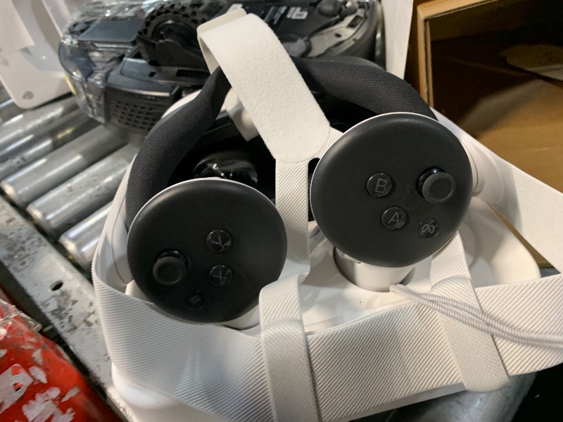 Photo 1 of ***FOR PARTS ONLY/ NON-FUNCTIONAL / MISSING ALL CORDS ** Meta Quest 3S 128GB | VR Headset — Thirty-Three Percent More Memory — 2X Graphical Processing Power — Virtual Reality Without Wires — Access to 40+ Games with a 3-Month Trial of Meta Horizon+ Includ