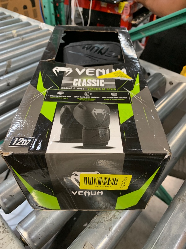 Photo 1 of ***DAMAGED - SEE NOTES/PICTURES***
Venum Contender 2.0 Boxing Gloves - Black - 12 oz - Adult