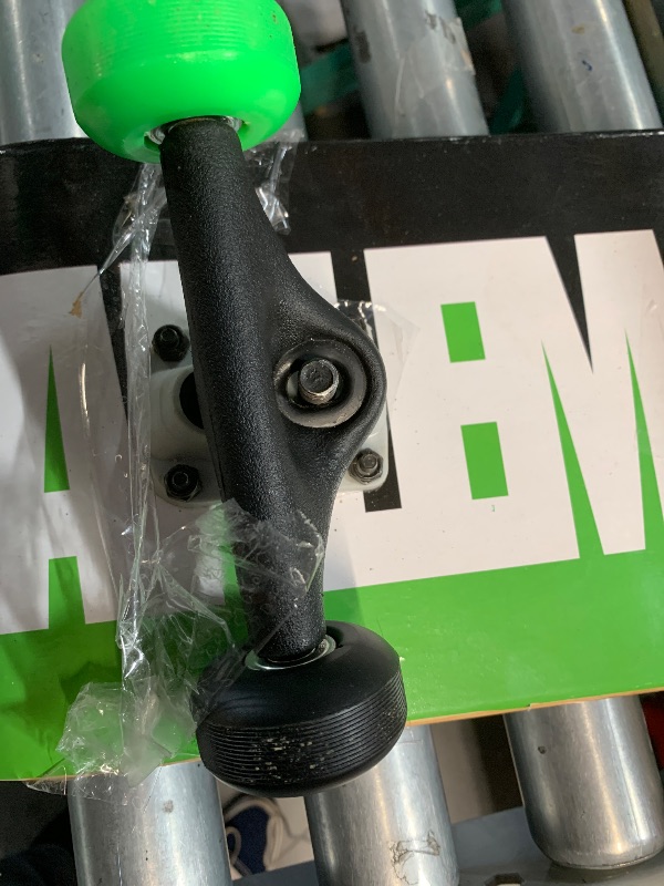 Photo 1 of  31" Skateboard / MISSING THE BOLT TO THE WHEEL