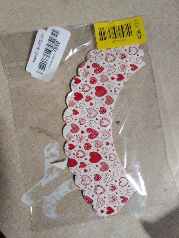 Photo 1 of 12Pcs Valentine's Cupcake Liners Baking Cups Set - Red Pink Love Heart-Shaped Design Mini Cupcake Wrappers for Valentines Wedding Birthday Party Candy Cake Decorations Supplies