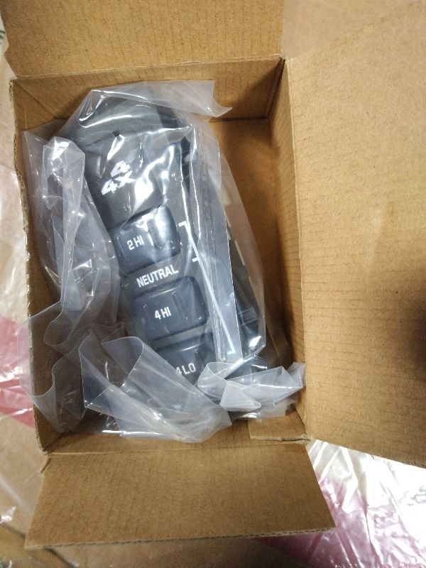 Photo 1 of 15067877, 19168769 4WD Selector Switch, 4x4 Wheel Drive 3 Button Transfer Case Switch fitS for Chevrolet Silverado 1500/2500 /3500 2001-2002/For for GMC K1500/K2500 Suburban 1998-1999/ for GMC SIER