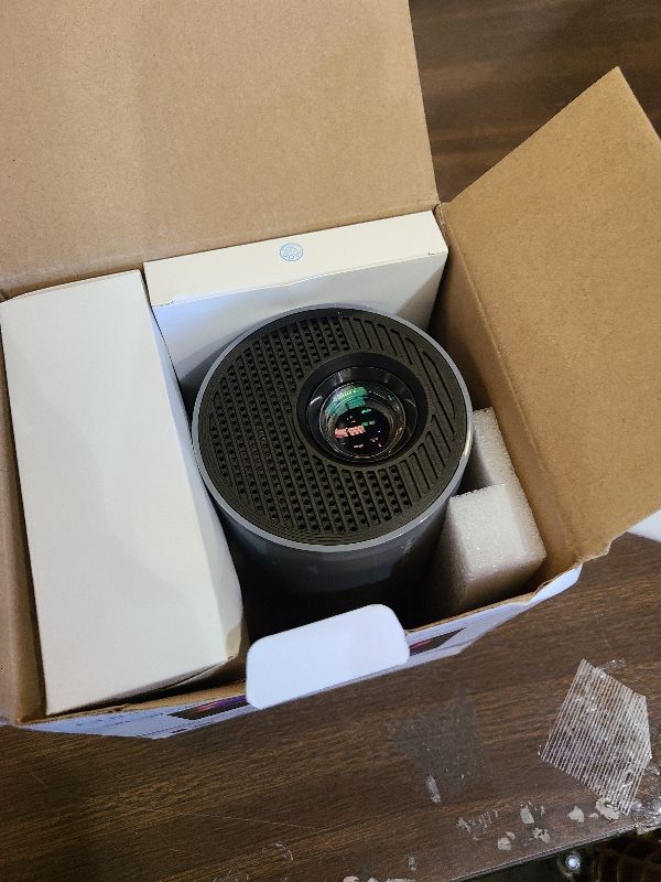 Photo 1 of ?Electric Focus?Magcubic Mini Projector 4K Support, Smart Projector with WiFi 6 and Bluetooth 5.4, 5W Soundbase Speaker, 180° Rotation, Portable Proyector for Home Theater