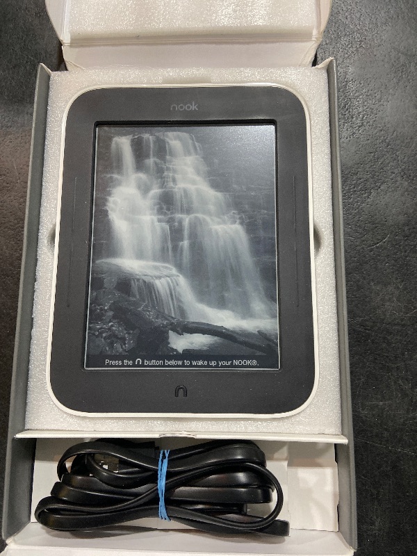 Photo 1 of Nook Barnes & Noble Nook Glowlight 4e eReader 6-inch Touchscreen 8GB Black (Renewed)