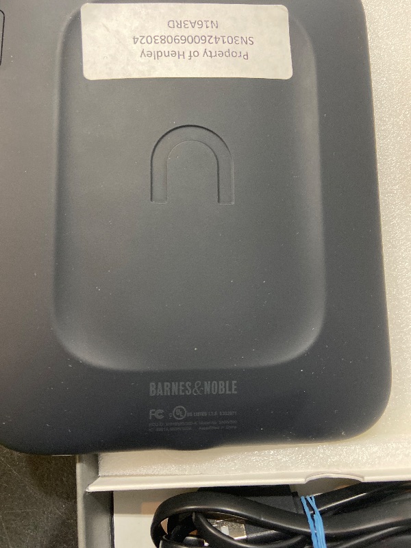 Photo 1 of Nook Barnes & Noble Nook Glowlight 4e eReader 6-inch Touchscreen 8GB Black (Renewed)