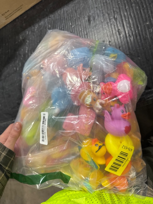Photo 1 of 100 Pack Rubber Ducks in Bulk, Assorted Duckies for Jeeps Ducking, Rubber Duckies for Baby Bath Toys, Kids Bath Pool Toys Birthday Gifts Party Favors