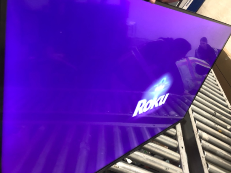 Photo 1 of the tv does not install updates, cannot setup tv. -------------------------------------------------------------------------Roku Smart TV 2025 – 43-Inch Select Series, 4K HDR TV – RokuTV with Enhanced Voice Remote – Flat Screen LED Television with Wi-Fi fo