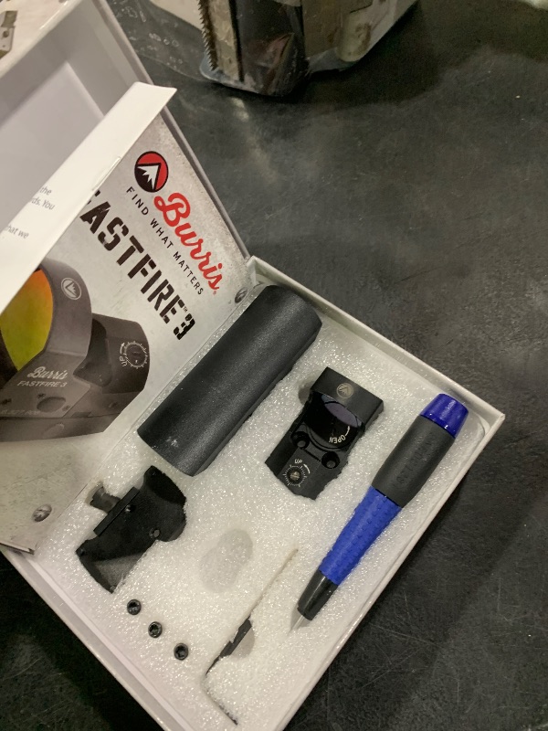 Photo 1 of Burris Optics Hunting Lightweight Versatile FastFire 3 Red Dot Sight 3MOA with Picatinny Mount, Black