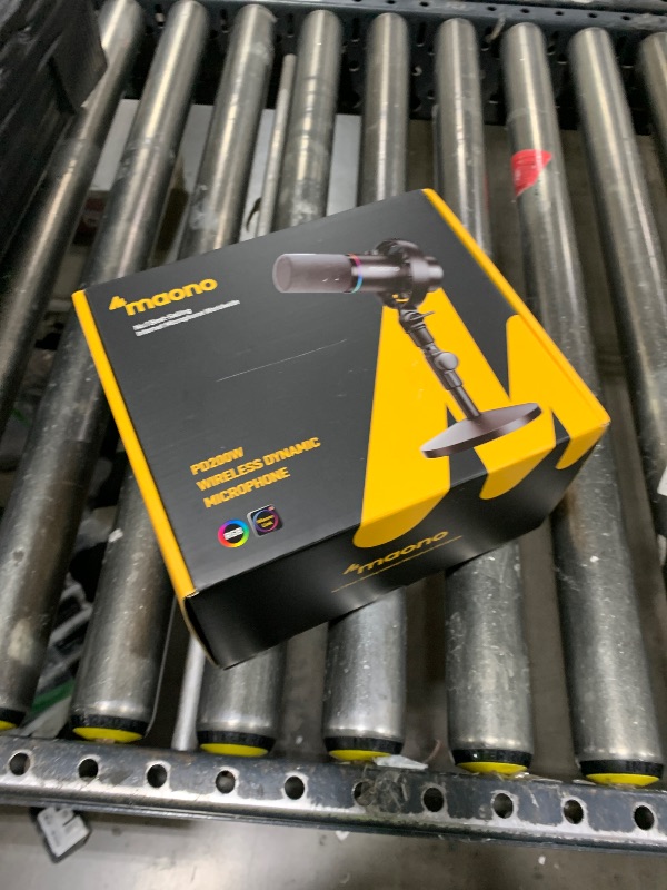 Photo 1 of  MAONO PD200W Hybrid Wireless Podcast Microphone for PC, Dynamic XLR USB Mic with Desktop Stand, Software, Noise Cancellation, for Vocal Recording, Streaming, Content Creation, Home Studio, Voiceover 