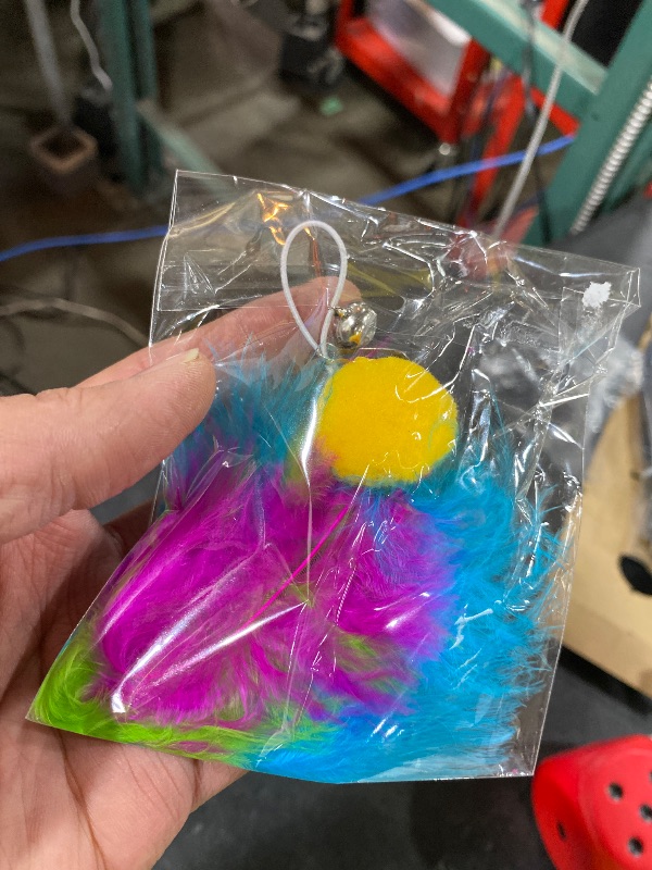 Photo 1 of (1 Count) Flutter Balls Feather Cat