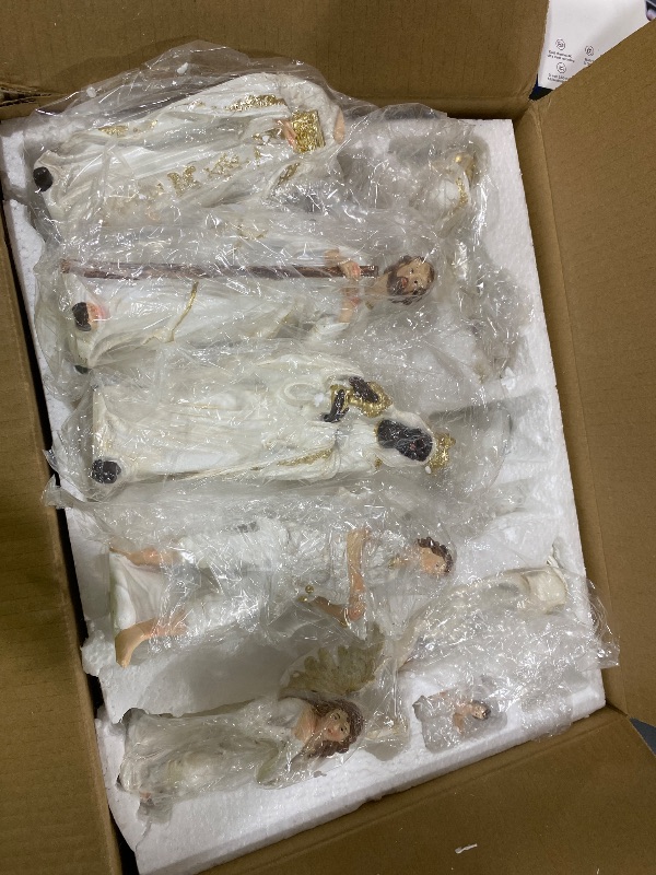 Photo 1 of Zayton Nativity Set Christmas Indoor 11 Pcs 8 Inch Scene Statue Figurines Jesus Manger Crib Ornament Church Xmas Home Catholic Religious Decoration
One of the wiseman is damaged view picture