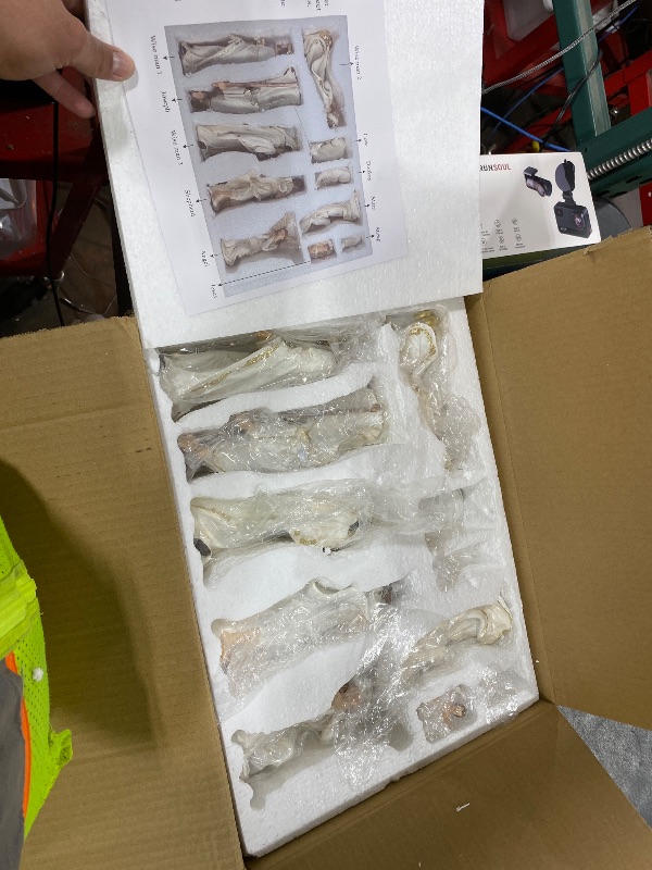 Photo 1 of Zayton Nativity Set Christmas Indoor 11 Pcs 8 Inch Scene Statue Figurines Jesus Manger Crib Ornament Church Xmas Home Catholic Religious Decoration
One of the wiseman is damaged view picture