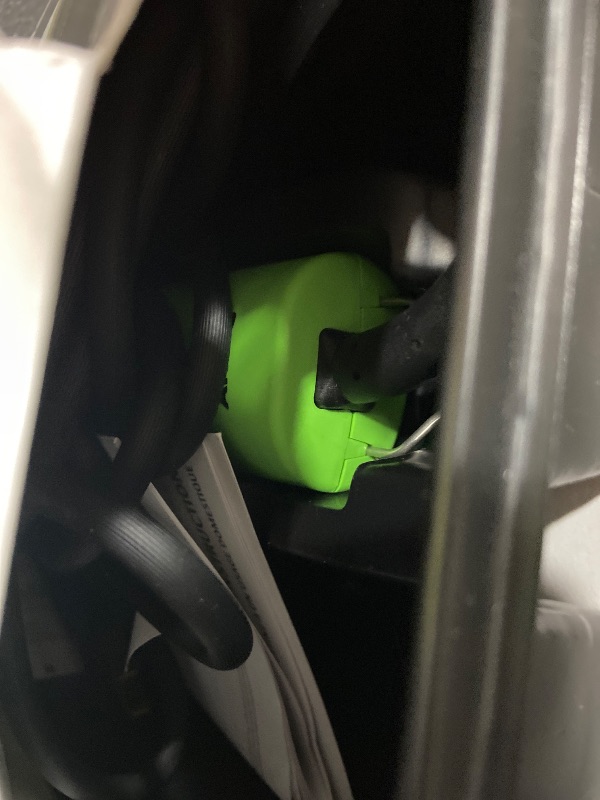 Photo 1 of Andis Professional UltraEdge Super 2-Speed Detachable Blade Dog/Pet Clipper, Rotary Motor with Shatter-Proof Housing, Runs Calm & Silent, 14-Inch Cord, for All Dog Coats & Breeds, 120 Volts, Green