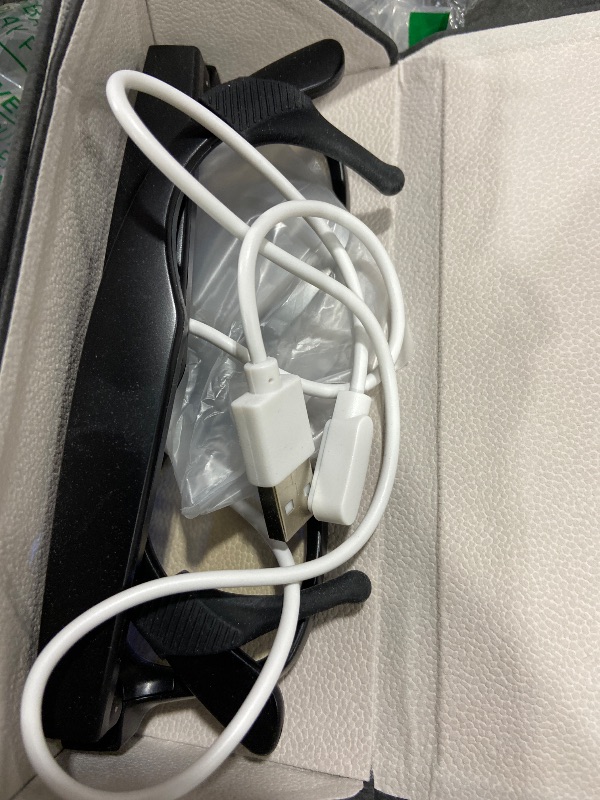 Photo 1 of AI Smart Glasses with Camera and Bluetooth,8MP 2K HD Camera Glasses,AI Voice Control,AI Photo Recognition and Translation,Smart Anti-Blue Light Glasses,IP67 Waterproof for Driving,Outdoor,+2 Lenses.