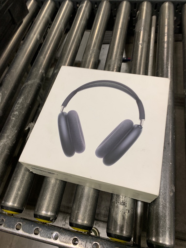 Photo 1 of Apple AirPods Max Wireless Over-Ear Headphones, Pro-Level Active Noise Cancellation, Transparency Mode, Personalized Spatial Audio, USB-C Charging, Bluetooth Headphones for iPhone - Midnight