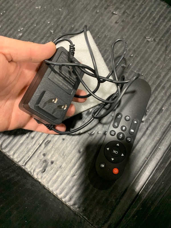 Photo 1 of ?Electric Focus?Magcubic Mini Projector 4K Support, Smart Projector with WiFi 6 and Bluetooth 5.4, 5W Soundbase Speaker, 180° Rotation, Portable Proyector for Home Theater