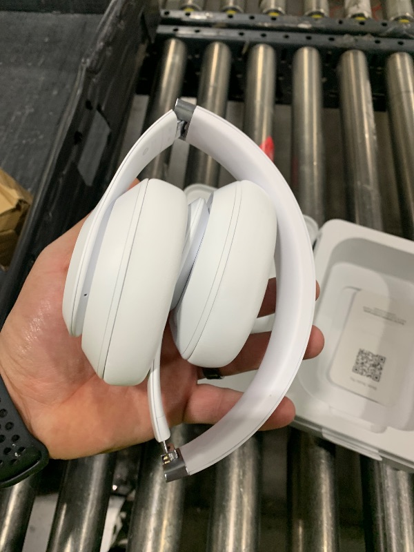 Photo 1 of ****DO NOT WORK****Beats Studio Pro - Premium Wireless Over-Ear Headphones- Up to 40-Hour Battery Life, Active Noise Cancelling, USB-C Lossless Audio, Apple & Android Compatible - Matte White