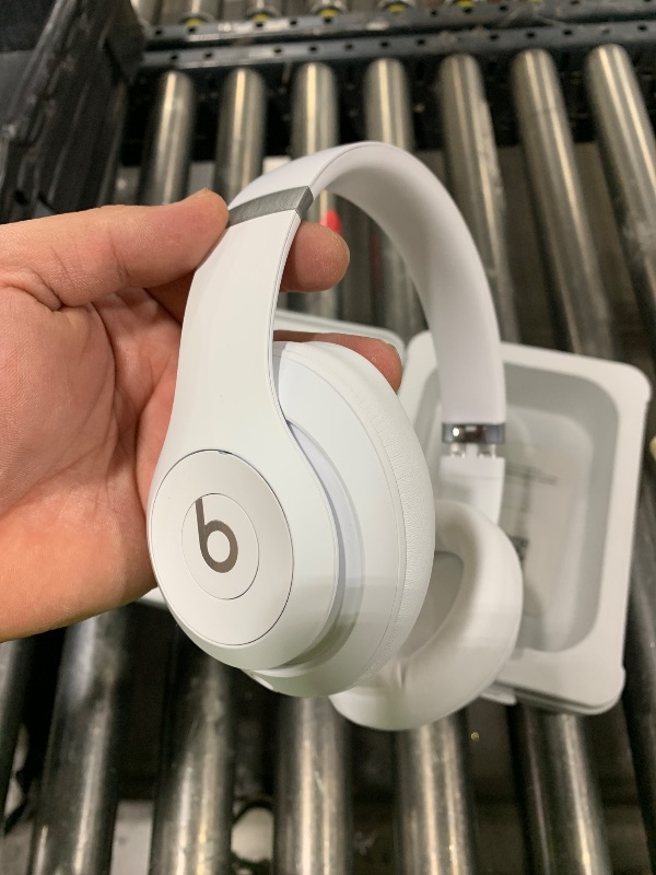 Photo 1 of ****DO NOT WORK****Beats Studio Pro - Premium Wireless Over-Ear Headphones- Up to 40-Hour Battery Life, Active Noise Cancelling, USB-C Lossless Audio, Apple & Android Compatible - Matte White