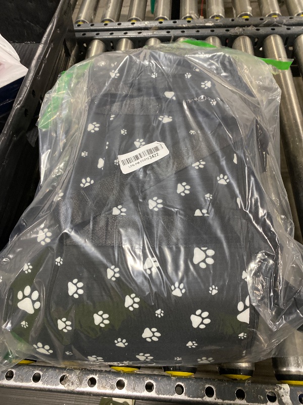 Photo 1 of Cullaby Center Console Dog Car Seat Safe Travel for Small Dogs Under 15 lbs Detachable Washable Pet Carrier with Storage Pockets & Safety Leash,Black