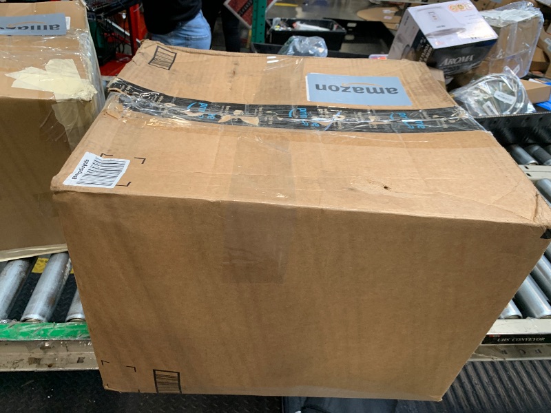 Photo 1 of ** USED** zesthome 10x12 Area Rugs,Stain Resistant Washable Rug,Ultra-Thin Rugs for Living Room,Bedroom,Non-Slip Backing Home Decor Large Area Rug (Orange,10'x12')