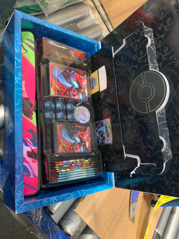 Photo 1 of ** opened**
Pokémon TCG: Mega Charizard X ex Ultra-Premium Collection