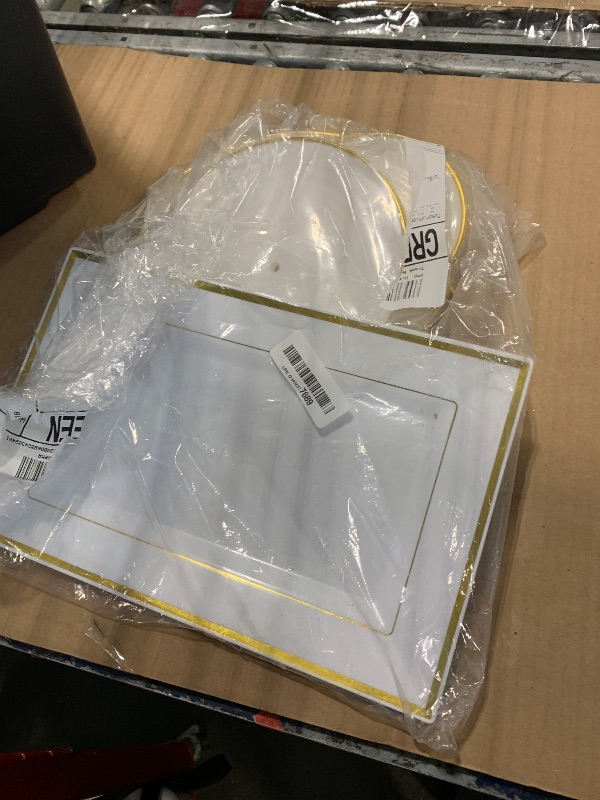 Photo 1 of **USED**
DI QIU REN 8PCS Cake Stand Set, Plastic Cupcake Stands with Gold Rim, Dessert Display Stands Set for Wedding Birthday Party Tea Party