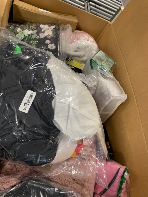 Photo 1 of ***AS IS / NO RETURNS -  FINAL SALE***
***BUNDLED BAG OF  ***
