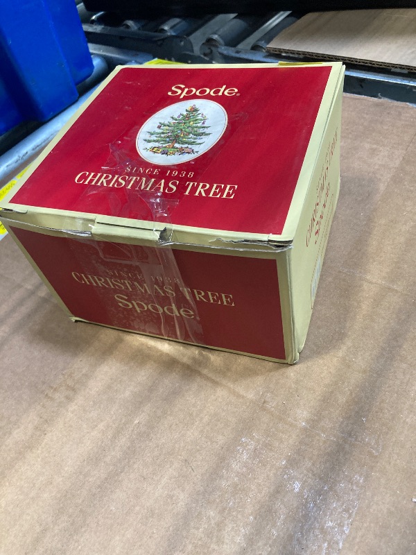 Photo 1 of ***ONLY THREE***

Spode Christmas Tree DOF Glasses with Gold Rims, 14 Ounce-Set of 4