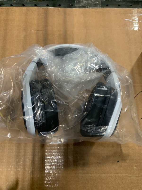 Photo 1 of *****  MISSING CHARGER *** Ozeino 2.4GHz Wireless Gaming Headset for PC, Ps5, Ps4 - Lossless Audio USB & Type-C Ultra Stable Gaming Headphones with Flip Microphone, 40-Hr Battery Gamer Headset for Switch, Laptop, Mobile, Mac