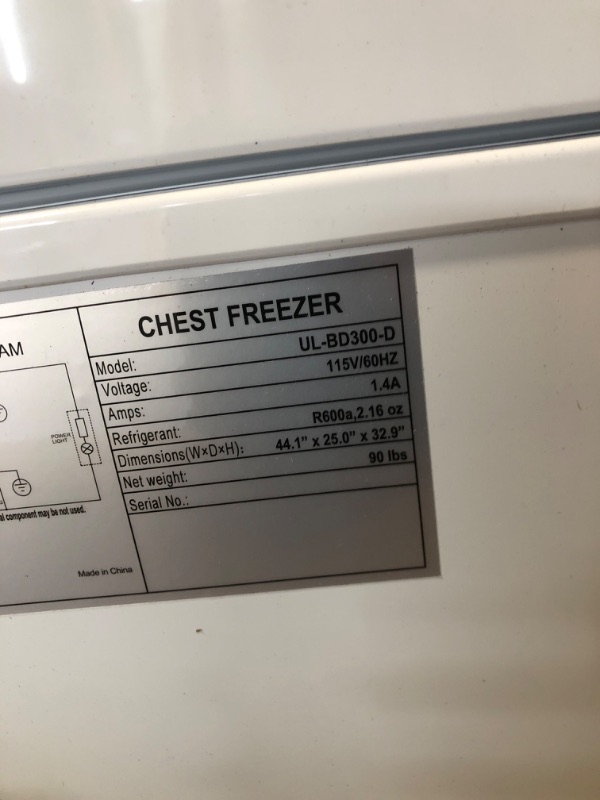 Photo 1 of ** VERY USED ** DAMAGE MINOR ***
Large Chest Freezer,10.4 Cu.ft Deep Freezer FreeStanding Top Door Freezer with 8 Adjustable Thermostat (-11.2°F to 10.4°F) and Removable Basket, Universal Wheels, Manual Defrost for Garage, White
