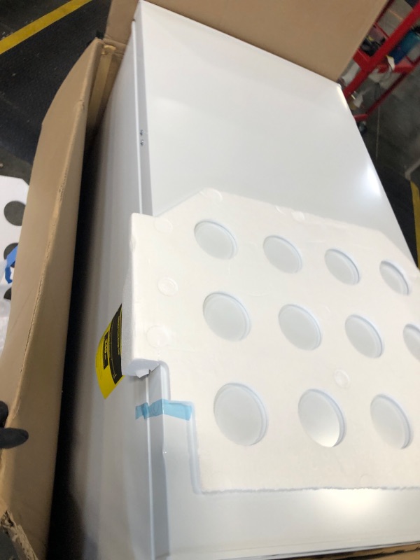 Photo 1 of ** VERY USED ** DAMAGE MINOR ***
Large Chest Freezer,10.4 Cu.ft Deep Freezer FreeStanding Top Door Freezer with 8 Adjustable Thermostat (-11.2°F to 10.4°F) and Removable Basket, Universal Wheels, Manual Defrost for Garage, White