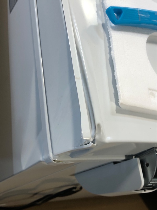 Photo 1 of ** VERY USED ** DAMAGE MINOR ***
Large Chest Freezer,10.4 Cu.ft Deep Freezer FreeStanding Top Door Freezer with 8 Adjustable Thermostat (-11.2°F to 10.4°F) and Removable Basket, Universal Wheels, Manual Defrost for Garage, White