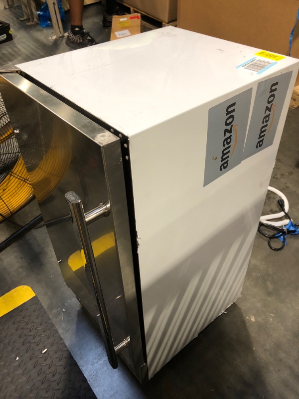 Photo 1 of ****MINOR DENTS, UNBALANCED****
RAPSUAR Under Counter Ice Maker, Ice Maker Machine Commercial, 120Lbs/24H with 35lbs Storage Bin, 40Pcs Cubes in 10Mins, Built in Ice Machine for Home Office Commercial