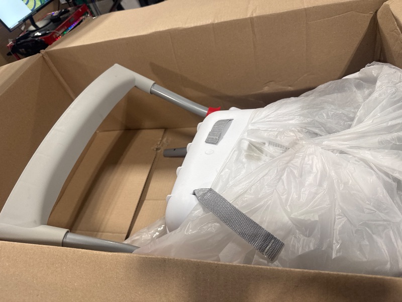 Photo 1 of **Final sale no returns allowed ** Please review ratings before purchasing**

**Venta final, no se permiten devoluciones** Revise las calificaciones antes de comprar**


Dream On Me Portable 2-in-1 Tabletalk High Chair, Convertible Compact High Chair, Lig