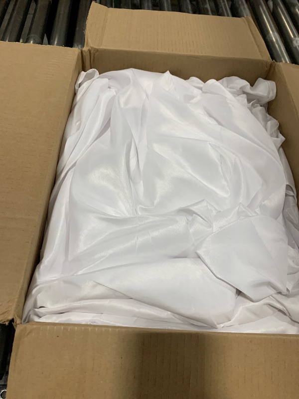 Photo 1 of 10 Pack White Round Tablecloths, 120 Inch Stain Resistant and Wrinkle Polyester Fabric Washable Table Clothes Cover for Kitchen Dining, Wedding, Reception Banquet, Birthday Party, Buffet Restaurant