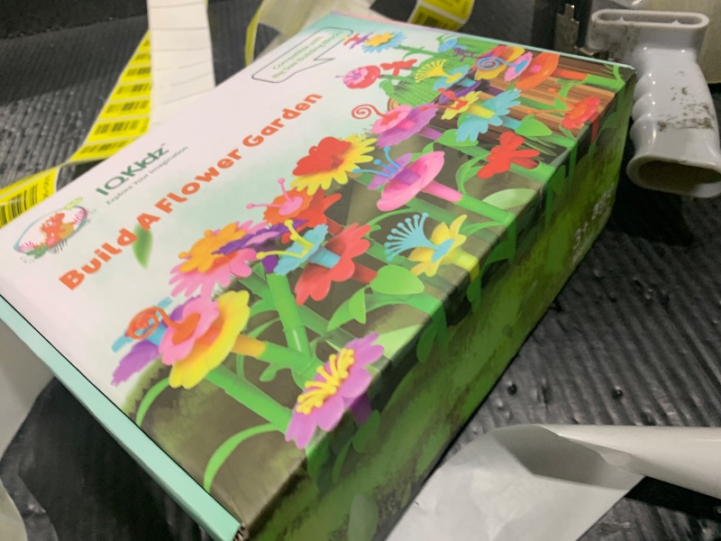 Photo 1 of 
SpringFlower Toys for Girls 3 4 5 6 7 Years Old, Flower Garden Building Kit with Storage case,Educational STEM Toy and Preschool Garden Play Set for Toddlers, for Kids,148pcs