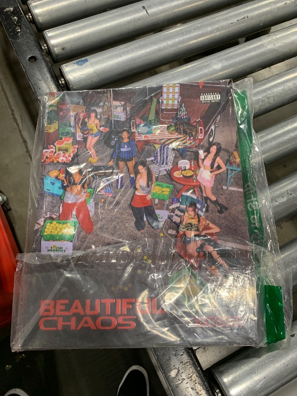 Photo 1 of BEAUTIFUL CHAOS[Beautiful Version]