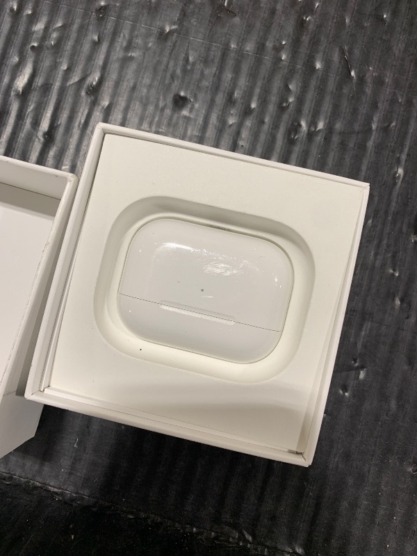 Photo 1 of Apple AirPods Pro