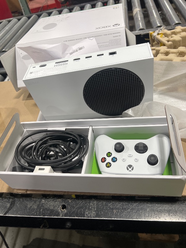 Photo 1 of Xbox Series S - All Digital Gaming Console - 512GB SSD - Includes Wireless Controller - 120FPS (Renewed Premium)