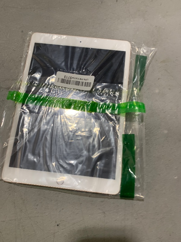 Photo 1 of !!!!!!!!!!!!!!!!!!!SEE NOTES !!!!!!!!!!!!!!!! Apple iPad (10.2-inch, Wi-Fi, 32GB) - Gold (Latest Model, 8th Generation) (Renewed)