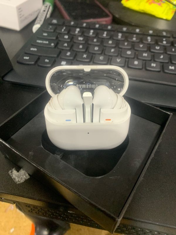 Photo 1 of SAMSUNG Paran White