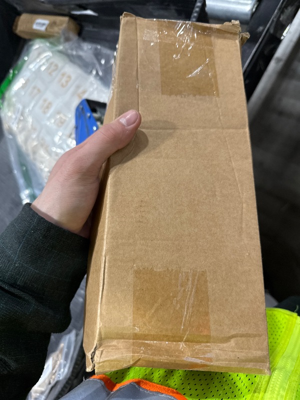 Photo 1 of 100 Pieces Christmas Envelopes Green and Red Envelope with Christmas Tree Snowflake Stickers Self Adhesive Greeting Card Pockets for Holiday Festive Letters Mail Gift Supplies